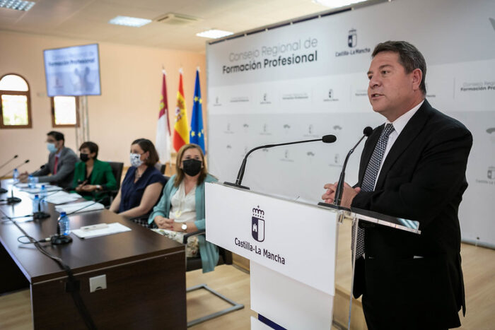  García-Page anuncia una inversión de 61 millones de euros “para pasar de una formación profesional estática a una mucho más dinámica”