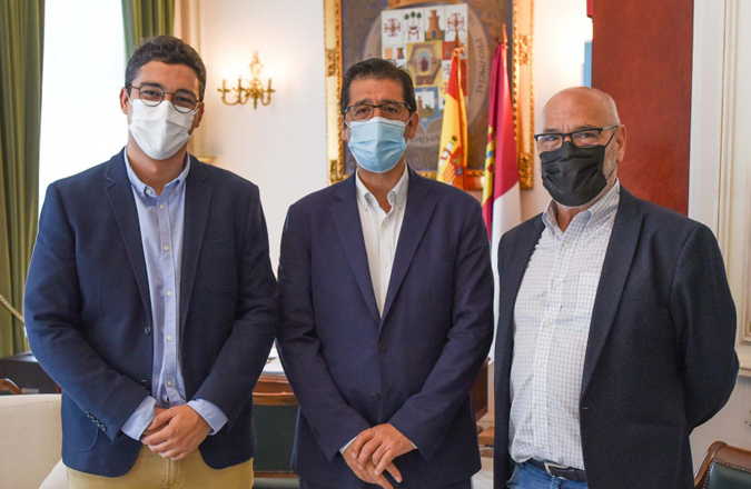  Díaz-Cano pide apoyo a Caballero para mejorar las zonas verdes, parques y vías urbanas de La Solana
