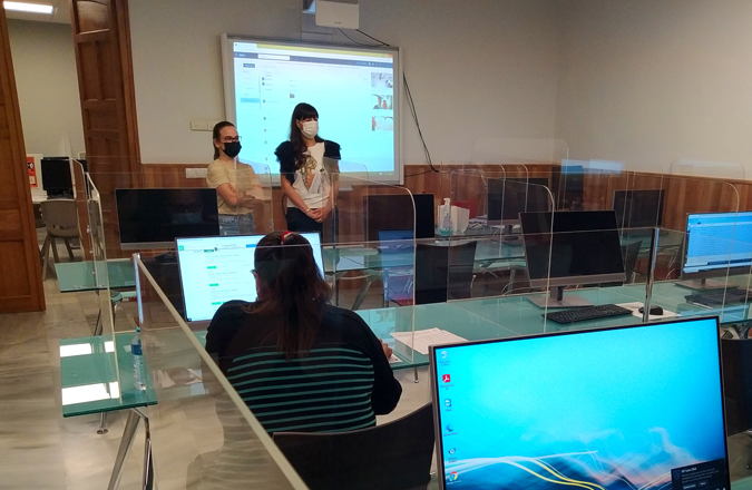  Valdepeñas realiza un curso de alfabetización digital para personas en exclusión