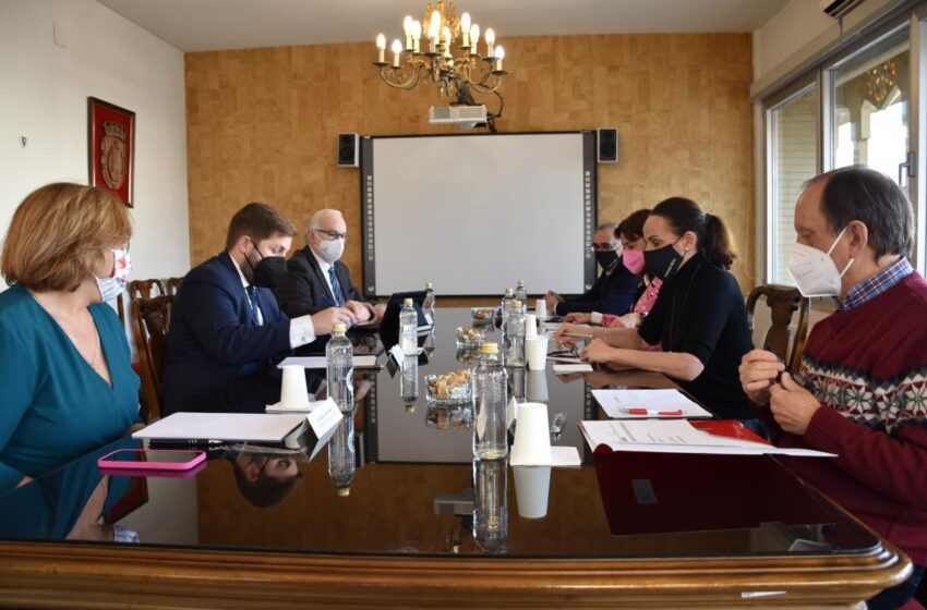  El Gobierno de CLM y el Ayuntamiento de Ciudad Real perfilan proyectos de movilidad y vivienda proyectados para la ciudad