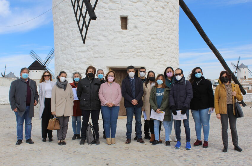  Olmedo anuncia que el Gobierno de Castilla-La Mancha ha concedido un nuevo taller de empleo de pintura al Ayuntamiento de Campo de Criptana