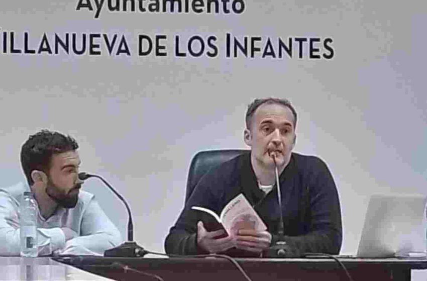  Miguel Vélez presenta en Infantes su libro ‘Voces de nuestros pueblos’