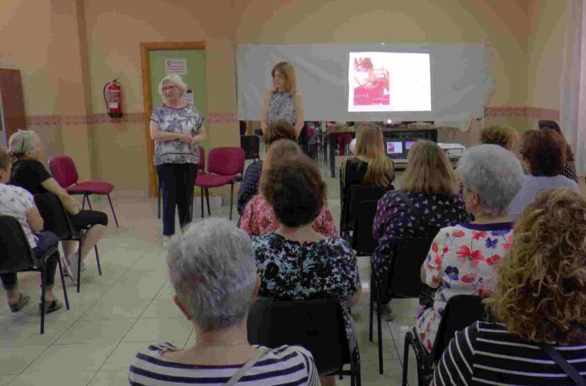  El barrio de Fátima acoge un taller de detección precoz del Cáncer de Mama