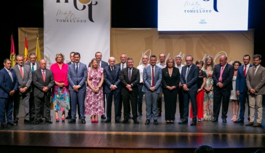  El presidente de la Diputación destaca las cooperativas agroalimentarias como motor económico de la provincia