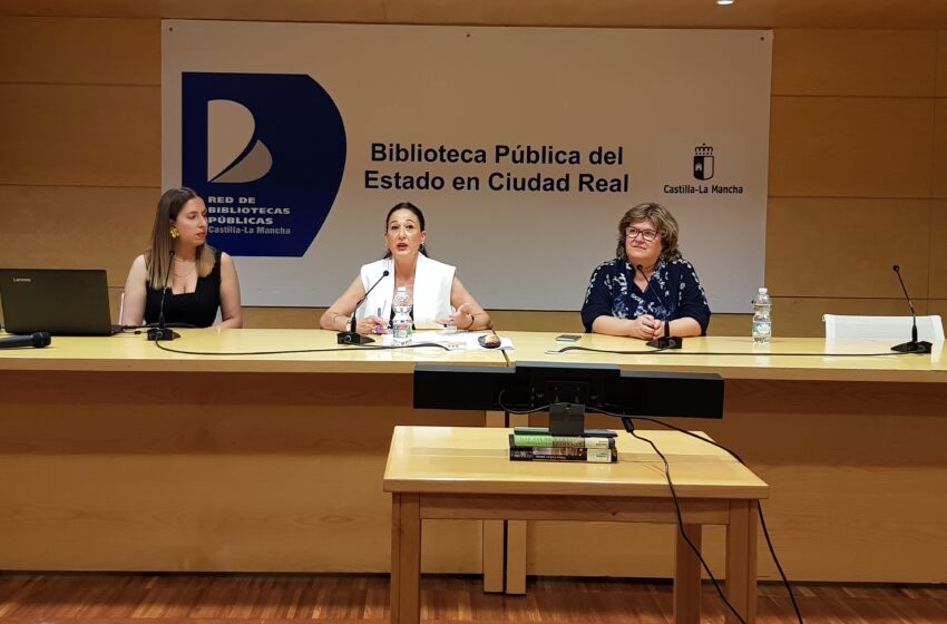  Pilar Callado inaugura el Congreso Nacional de Divulgación de Materiales