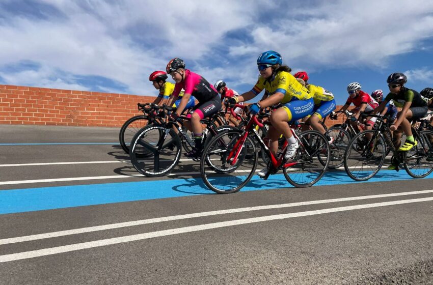  El Trofeo de Las Mesas para escuelas de ciclismo se estrena en el calendario regional e inaugura la rehabilitación de la Pista Municipal