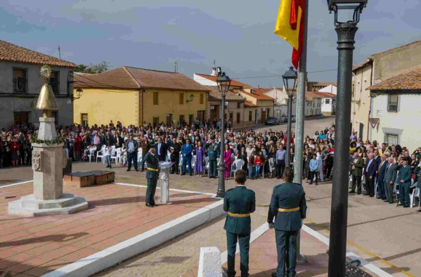  Villahermosa inaugura un monumento en honor a la Virgen del Pilar y en homenaje a la Guardia Civil
