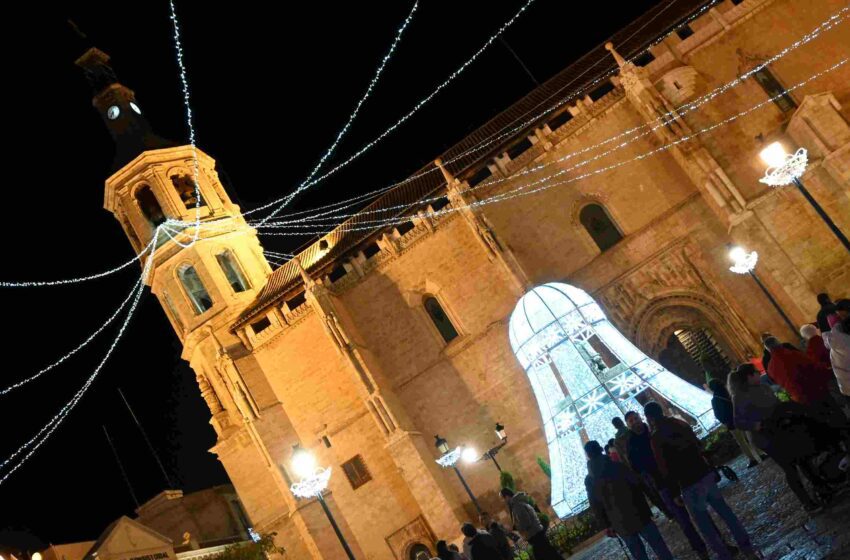  Valdepeñas da la “campanada” con su iluminación navideña