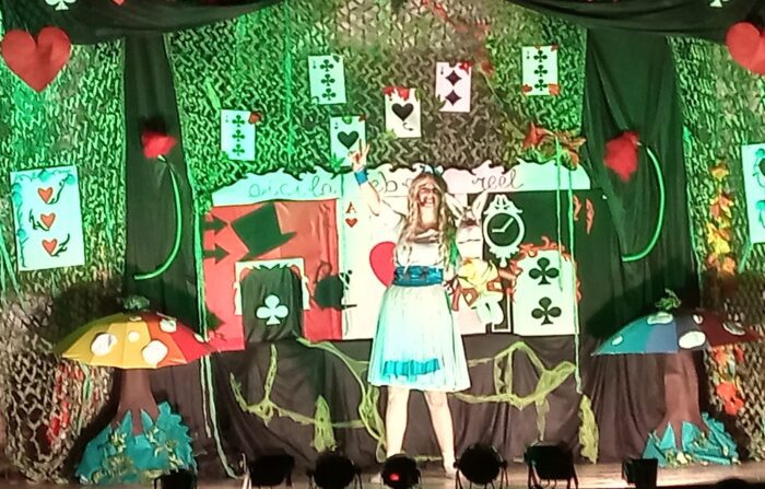  El Auditorio Inés Ibáñez Braña de Valdepeñas ha sido el escenario de la obra de Teatro Infantil “Alicia, el país de las maravillas, el musical”