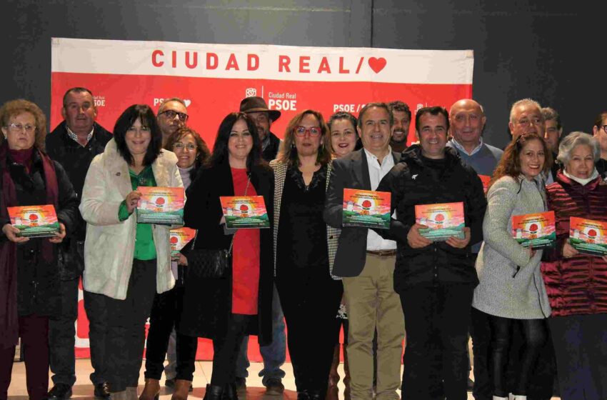  El PSOE de Aldea del Rey rinde homenaje a los vecinos que han formado parte de las listas socialistas de los últimos 40 años
