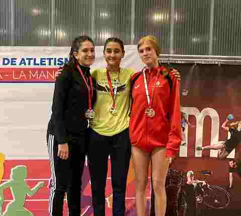  María Laderas campeona de CLM de salto con pértiga