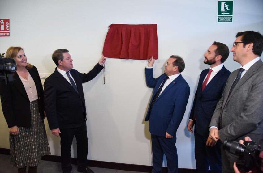  El presidente regional, Emiliano García-Page, ha inaugurado las nuevas instalaciones de la Agencia de Investigación e Innovación de CLM en Puertollano