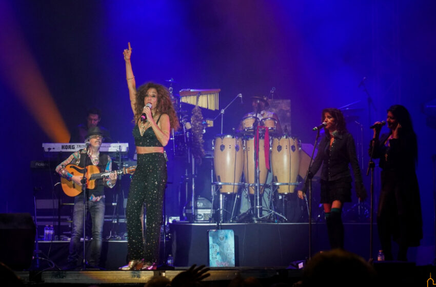  Rosario, Les Bastian y el musical tributo a Grease hicieron vibrar a 7000 personas anoche en el IFEDI de la Diputación de Ciudad Real