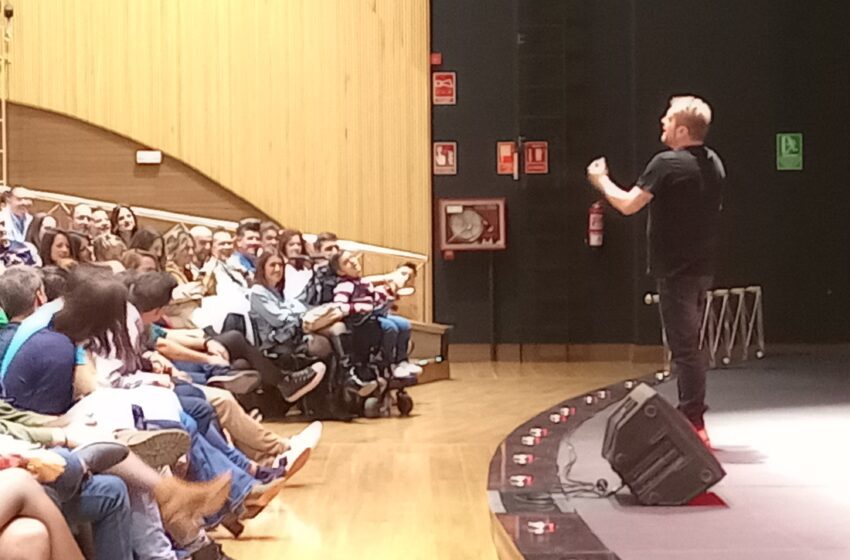 Sergio Fernández «El Monaguillo» llena el auditorio de  Valdepeñas