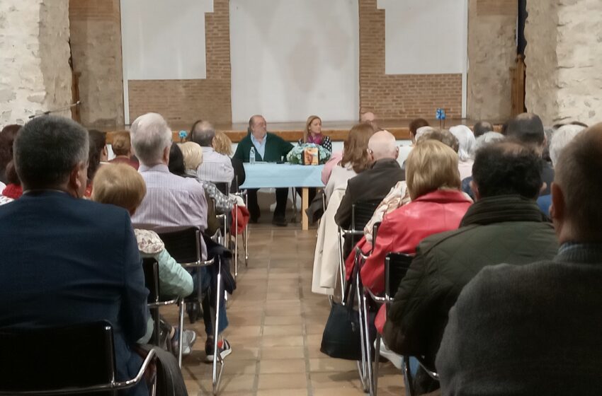  Presentación del libro «La mujer de azul» de Tomás Megía Ruíz-Flores en Valdepeñas