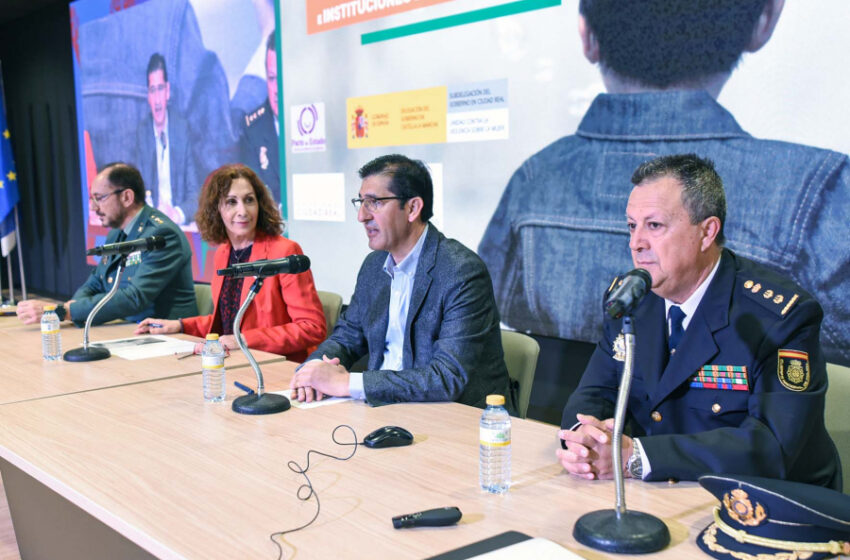  Caballero ofrece la Diputación “como un agente más en la estrategia de lucha contra la Violencia de Género en la provincia”