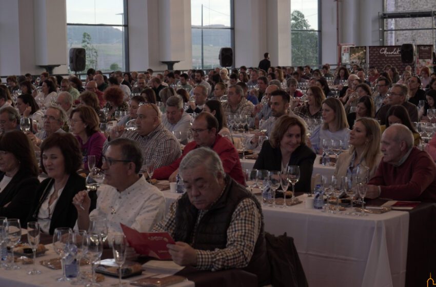  Caballero brinda por el progreso, el futuro y el bienestar de Puertollano con las más de 300 personas que participaron anoche en la cata de La Cultura del Vino