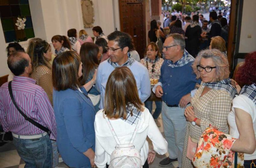  Caballero ensalza en Villanueva de los Infantes a los hombres y mujeres que preservan la tradición de las Cruces de Mayo