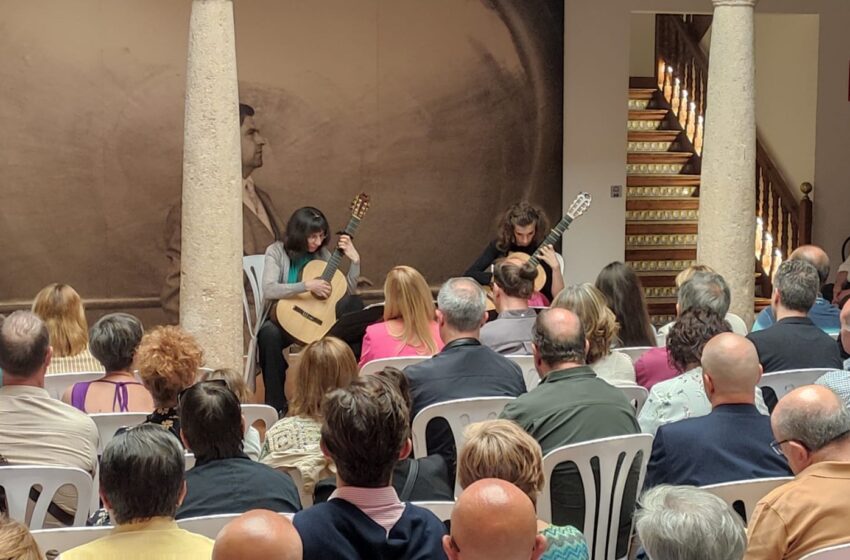  Dúo Arcadia deleita con el viaje musical de “Paisajes sonoros” en el Museo Gregorio Prieto