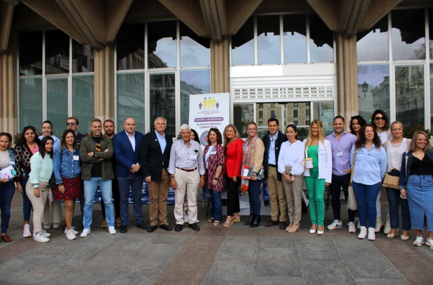  Gobierno de Castilla-La Mancha apoya el trabajo de la asociación de familiares de Alzheimer.