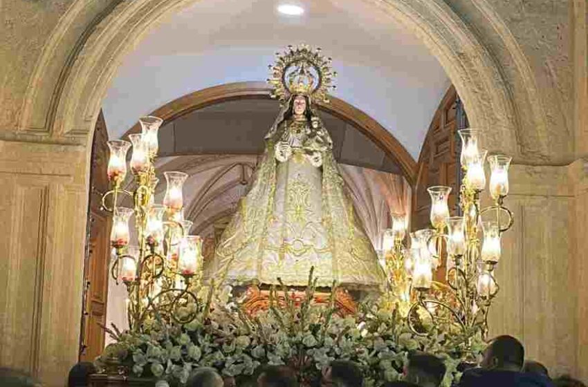  Los bolañegos pudieron honrar a su patrona y retomar los actos festivos a pesar de la tromba de agua que cayó por la tarde en el municipio