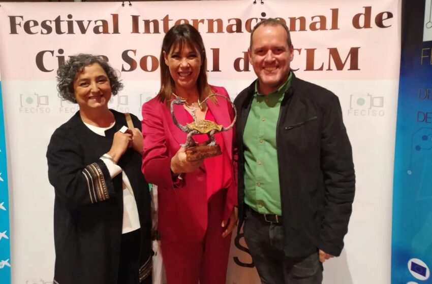  ‘Ava’ de Mabel Lozano recibe el premio al mejor documental del Festival de Cine Social de Castilla-La Mancha, otorgado por Amnistía Internacional