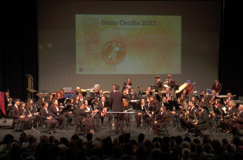  Una velada inolvidable en Valdepeñas: música, literatura y actuación se fusionan en el concierto de Santa Cecilia.