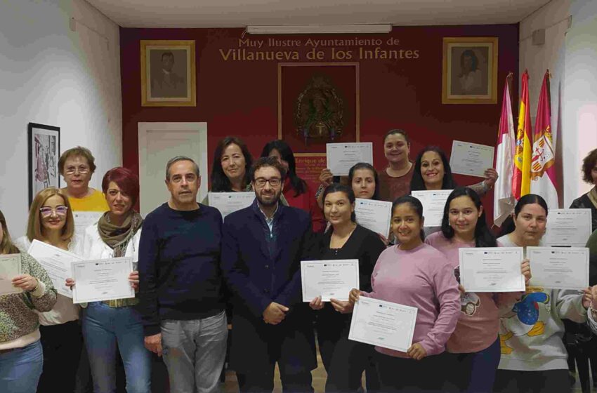 Entregados los diplomas a las alumnas de los Cursos de Digitalización de Infantes