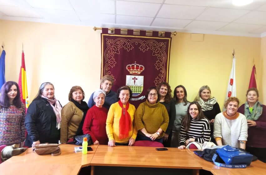  La Delegada de Igualdad visita un taller sobre violencia de género en Carrizosa