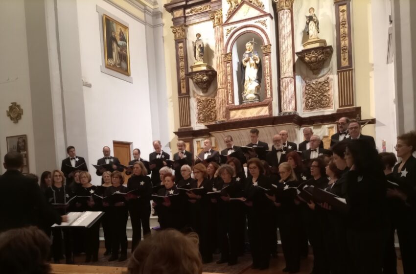  La Iglesia de los Padres Trinitarios de Valdepeñas se viste de Navidad con el concierto de la Agrupación Coral Maestro Ibáñez