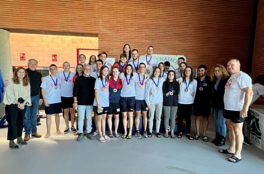  Intenso programa deportivo de Navidad en Ciudad Real con trofeos de natación, tenis de mesa y esgrima.