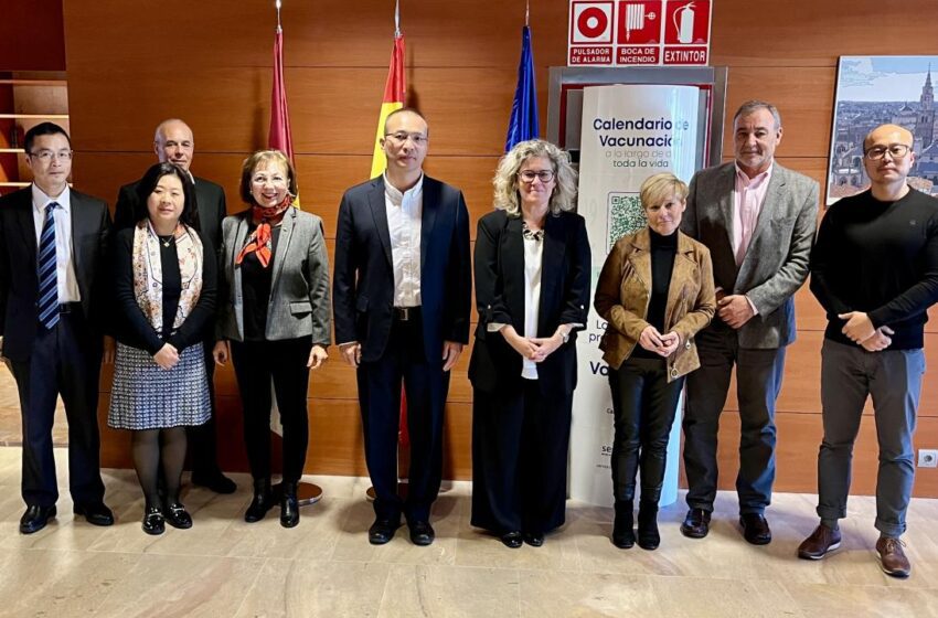  Autoridades sanitarias chinas se interesan por las estrategias de vacunación e inmunización de Castilla-La Mancha.