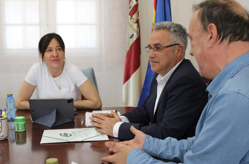  Blanca Fernández se reúne con CSIF para abordar la situación de la Función Pública.