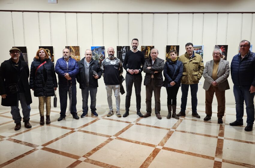  Exposición fotográfica en Manzanares recorre la Semana Santa en cuarenta instantáneas.