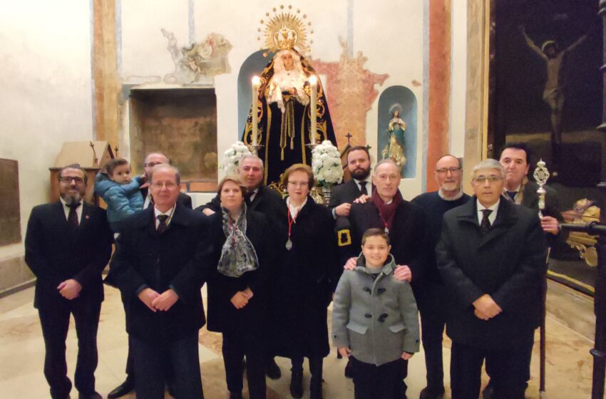  Se celebra el Vía Matris en honor a la Virgen de la Soledad, cotitular de la hermandad del Santo Sepulcro