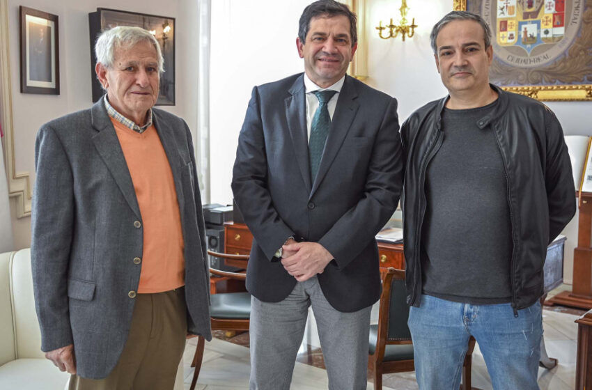  El alcalde de Fontanarejo presenta cambios para su municipio al presidente de la Diputación