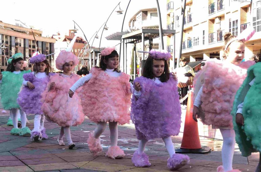  El colegio ‘Lorenzo Medina’ disfruta de su Carnaval más dulce