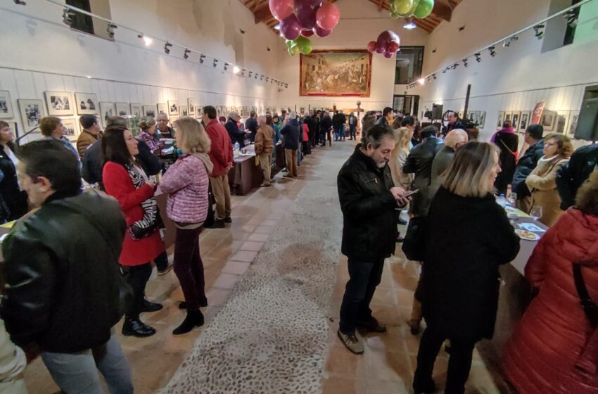  Más de 200 personas asisten a la exitosa cata de vinos de Bodegas Yuntero organizada por la AJAV