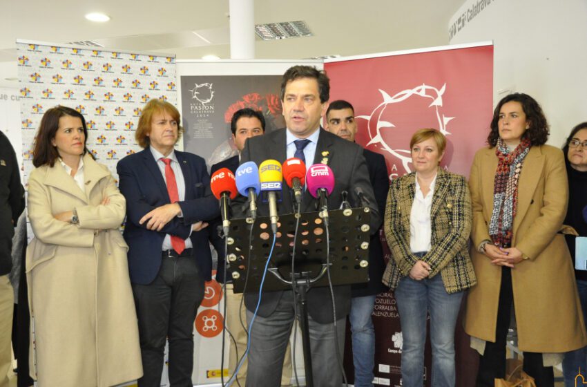  Valverde elogia que periodistas internacionales difundan la singularidad y el atractivo que atesora la Ruta de la Pasión Calatrava.