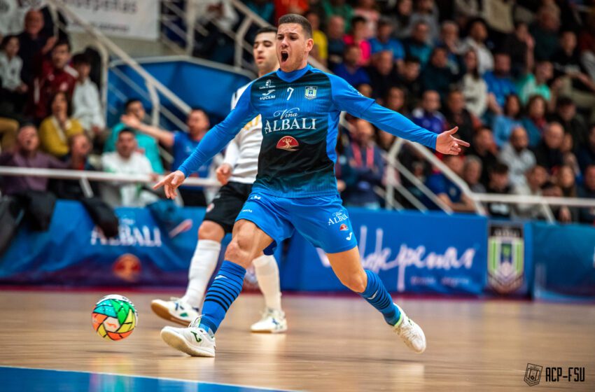  Viña Albali Valdepeñas empata 3-3 con ATP Iluminación Tudelano Ribera Navarra FS en un partido de Primera División.