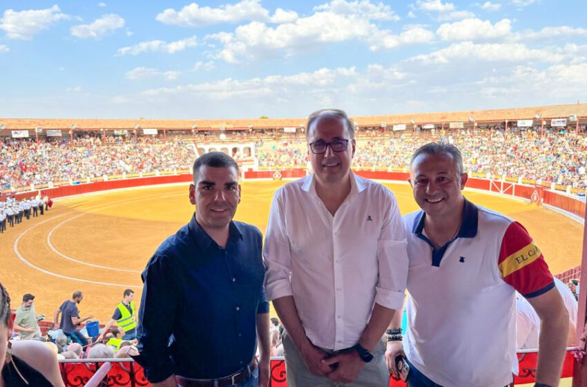  Adrián Fernández reafirma el apoyo de la Diputación de Ciudad Real al sector taurino en el gran festejo de la Feria de Almagro