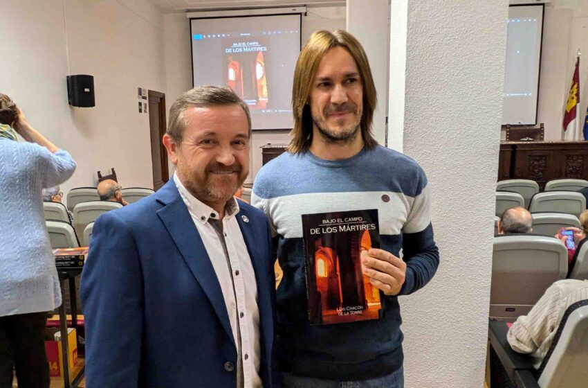  Luis Chacón presenta su novela de intriga en la UNED de Valdepeñas