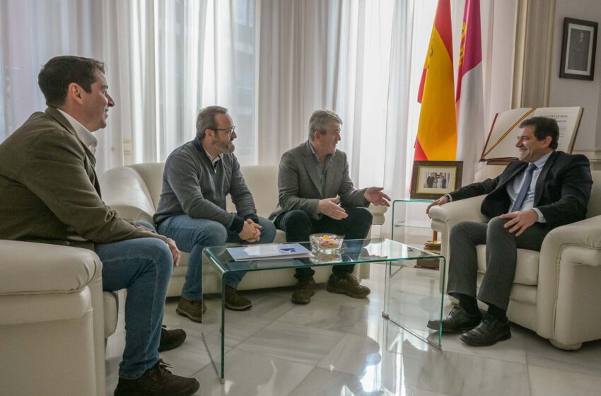  Valverde se reúne con APES para discutir colaboraciones con la Diputación de Ciudad Real