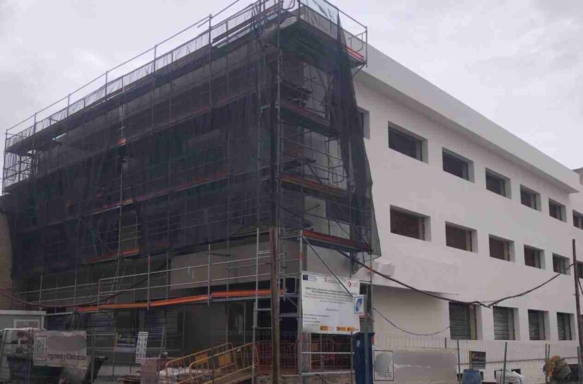  Martín y Broceño visitan la obra integral del edificio empresarial y sindical de Valdepeñas