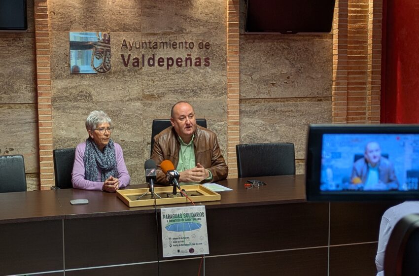  Los paraguas solidarios de Valdepeñas irán este año a beneficio de la asociación ‘Amor gatuno’
