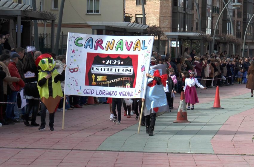  El CEIP Lorenzo Medina de Valdepeñas celebra su desfile de Carnaval 2025 con «Un cole de cine»
