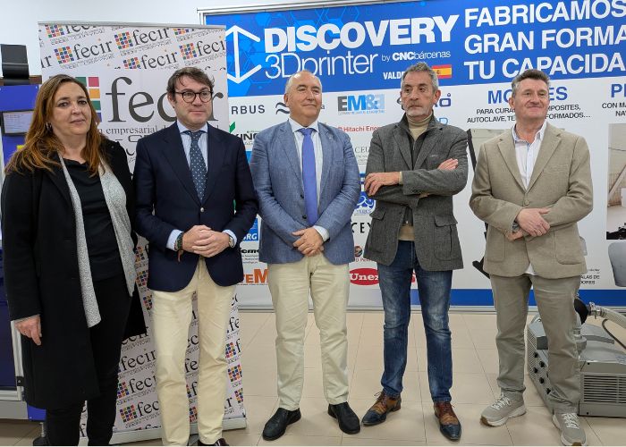  Martín resalta la importancia del desarrollo tecnológico en Valdepeñas durante la reunión de FECIR en la empresa CNC Bárcenas