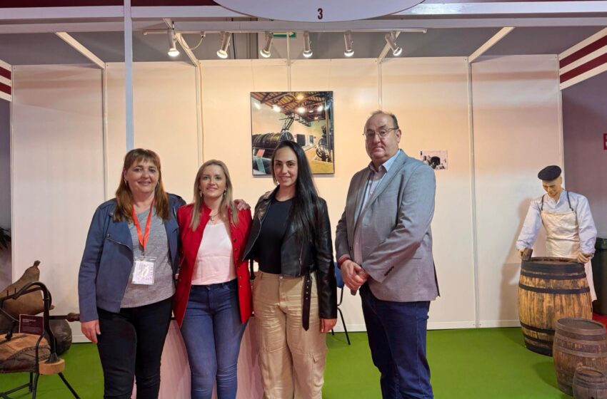  Vanessa Irla destaca la presencia de Valdepeñas dentro de la Feria Nacional del Vino (FENAVIN)