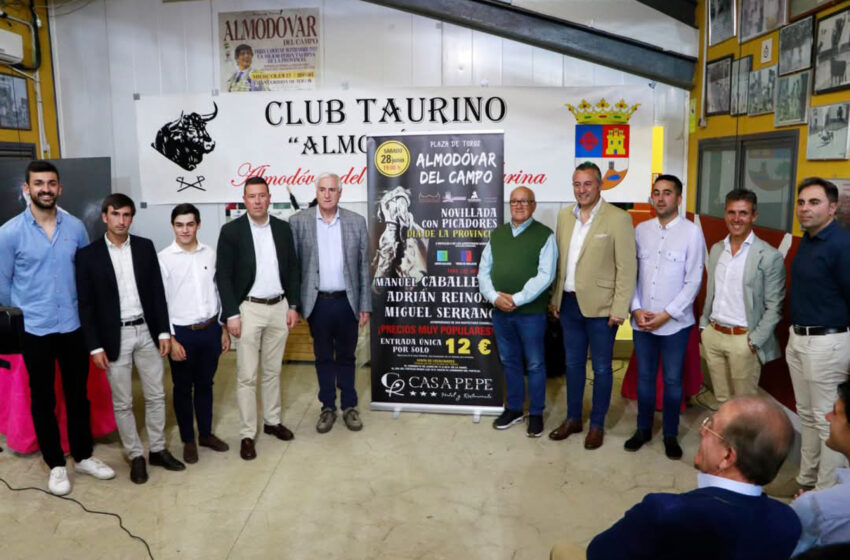  El vicepresidente Adrián Fernández presenta en Almodóvar del Campo el festejo taurino del Día de la Provincia