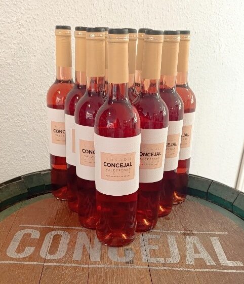  Dos vinos de la Cooperativa Vinícola de Valdepeñas conquistan medallas en el 53º Concurso de Calidad de Vinos.